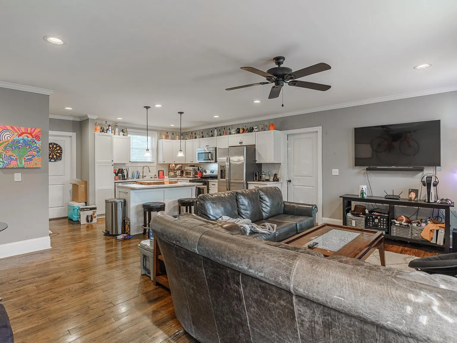 3045 Forest Dr — Photo 2