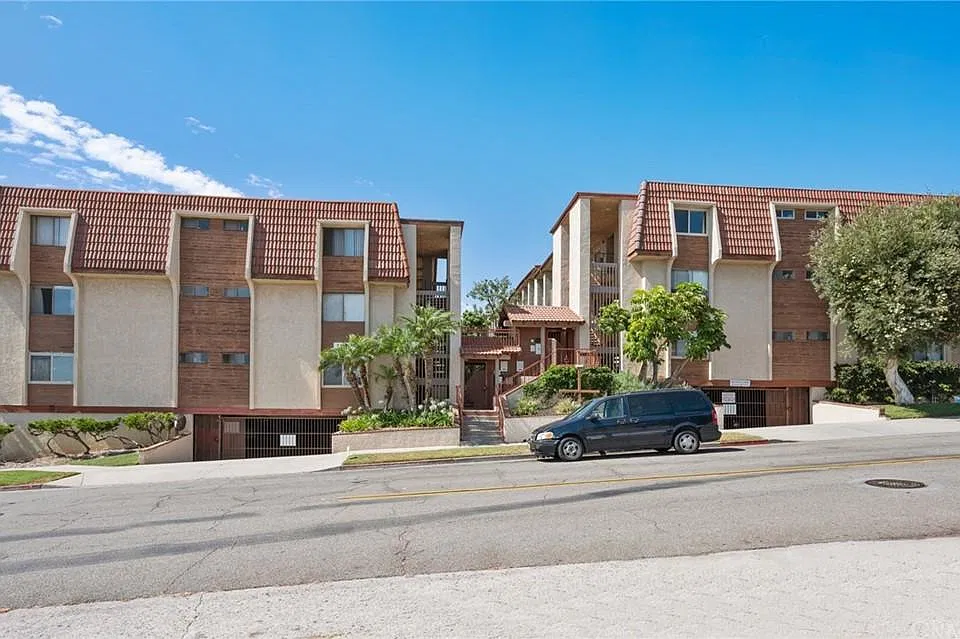 2101 E 21st St #305
