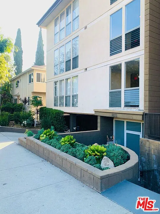 1 bed, 1.0 bath, 595 sqft, $1,895 — Photo 2