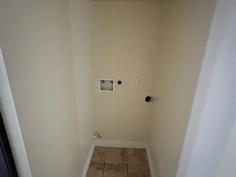 10504 S San Pedro St — Photo 11