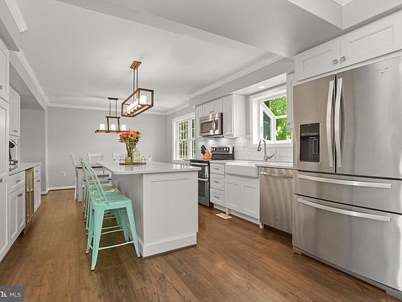 2nd image of 518 Windham Ct
