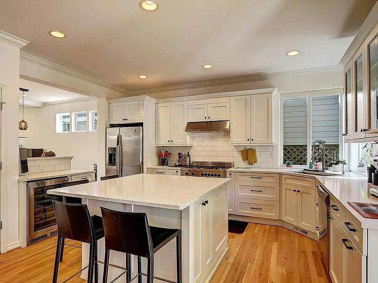 13028 NE 70th Dr — Photo 3