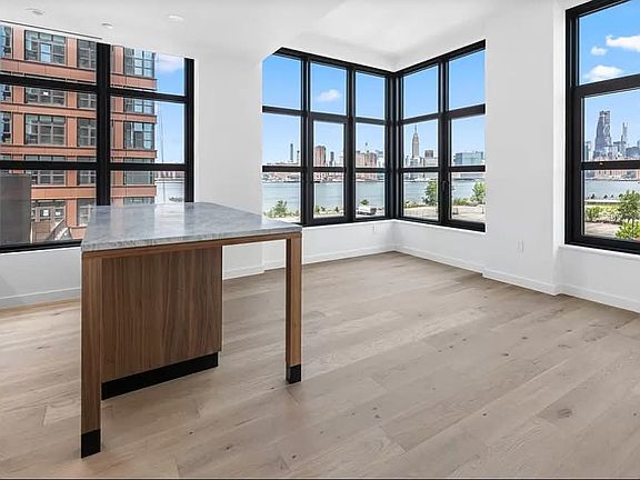 2nd image of 29 Huron St #4B