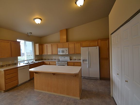 4th image of 8828 161st Street Ct E