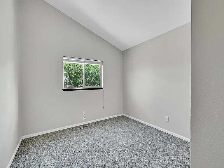 15165 Chelmsford St — Photo 17