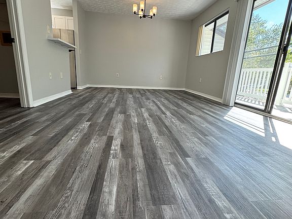 3rd image of 4213 Jason Rd