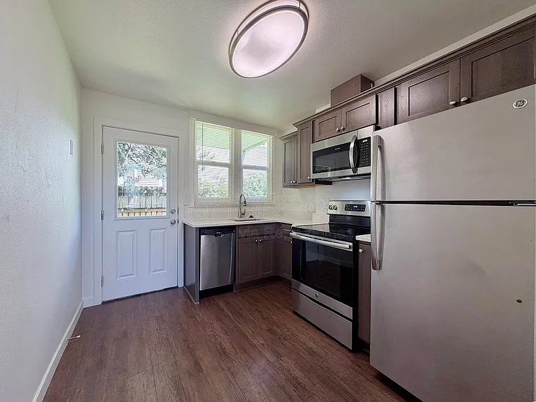 5821 SE Knapp St #4 — Photo 4