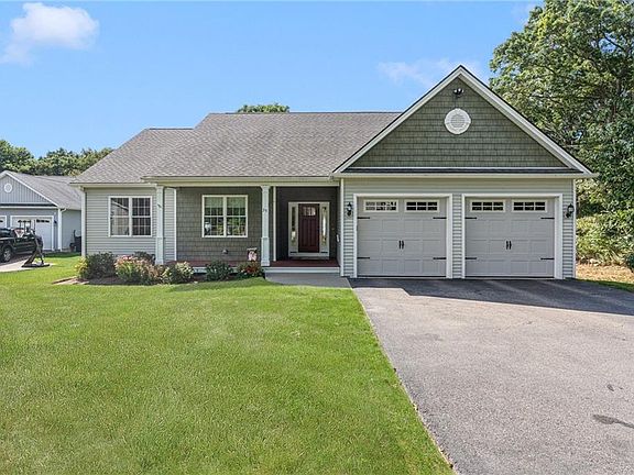 2nd image of 35 Woodmist Cir