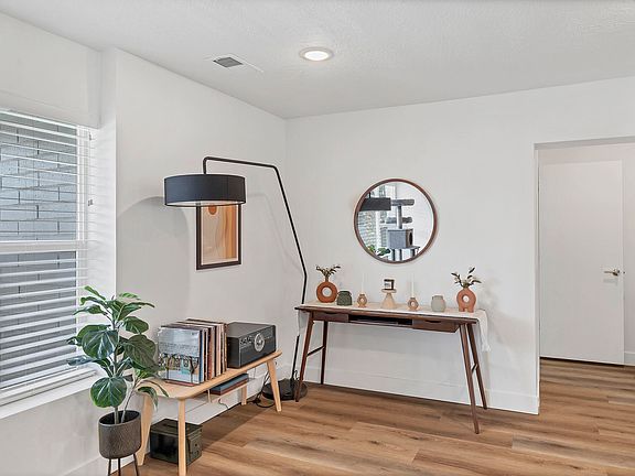 4th image of 554 W 500 N