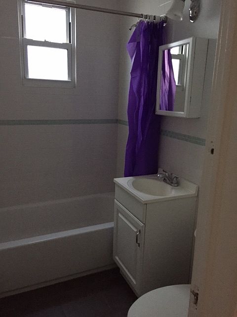 2nd image of 363 Victory Blvd APT 1R