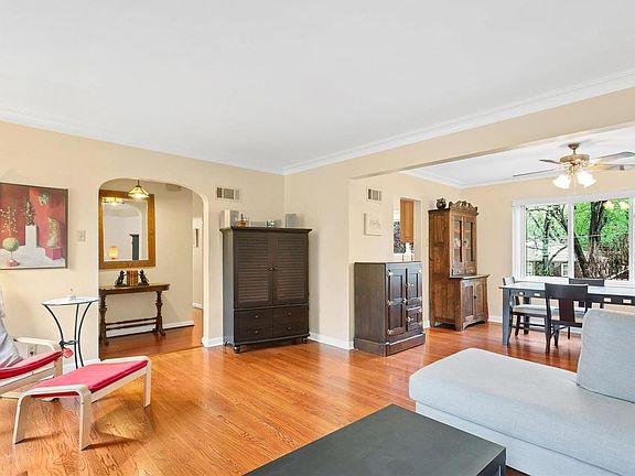 5th image of 319 Violet Ln