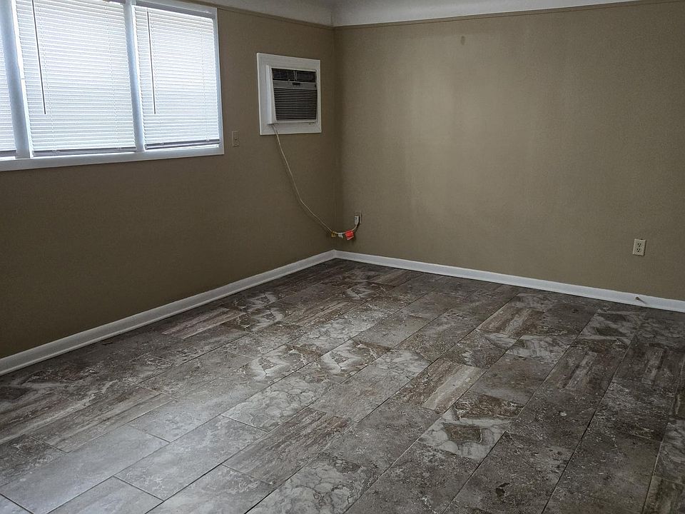 1st image of 5205 N 60th Ave