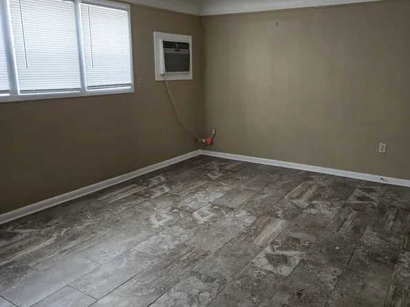 5205 N 60th Ave, Omaha, NE 68104