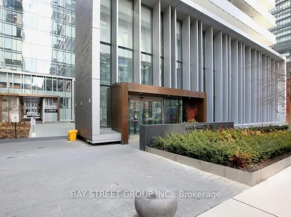 50 Charles St E, Toronto, ON