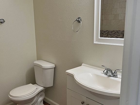 4th image of 4053 Wilson Ave Unit 6