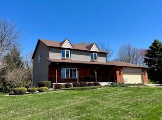 459 Scarborough Rd, Valparaiso, IN 46385