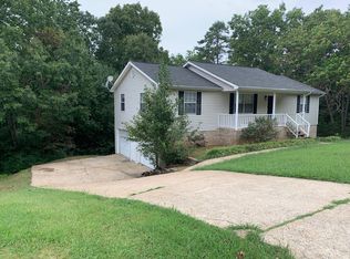 4011 Berwick Ln, Ooltewah, TN 37363