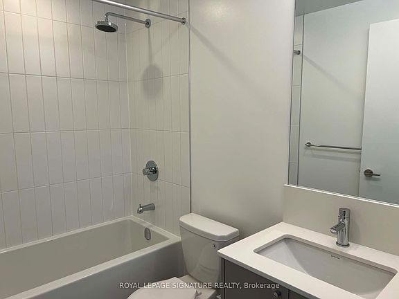 5th image of 10 Oak St #2009