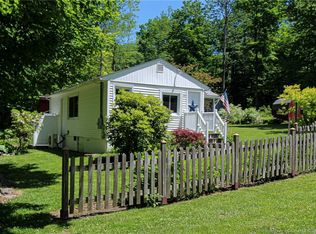 60 Davis Rd, New Hartford, CT 06057