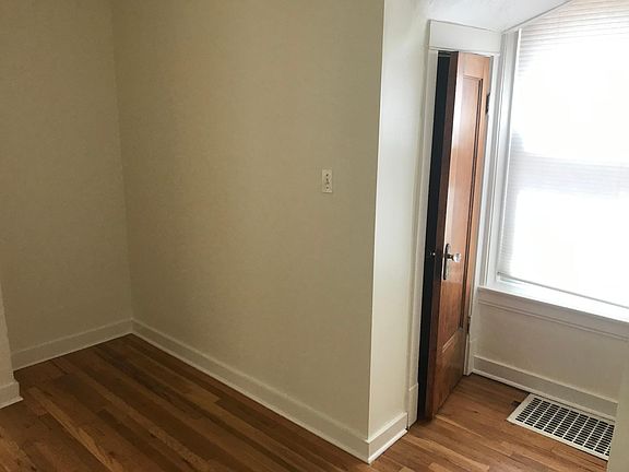 4th image of 4426 N Drake Ave #1