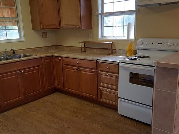 3rd image of 569 County Road 425