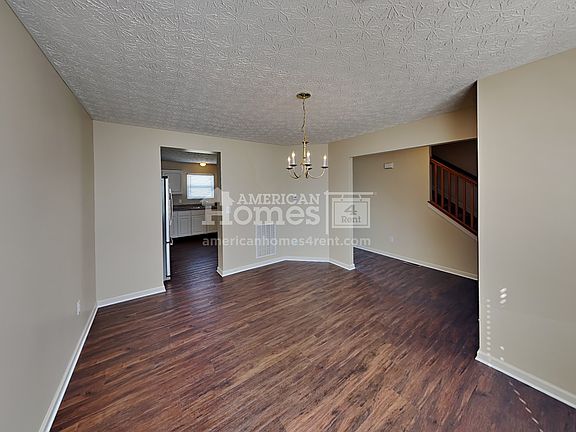 4th image of 957 McMunn St