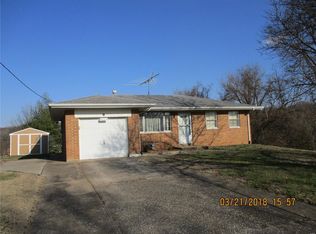 16 Noles Dr, Fairview Heights, IL 62208