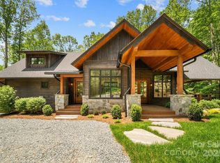 852 Smoke Rise Dr, Banner Elk, NC 28604