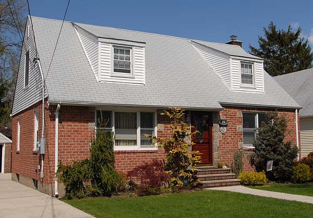 1st image of 379 Carnation Ave