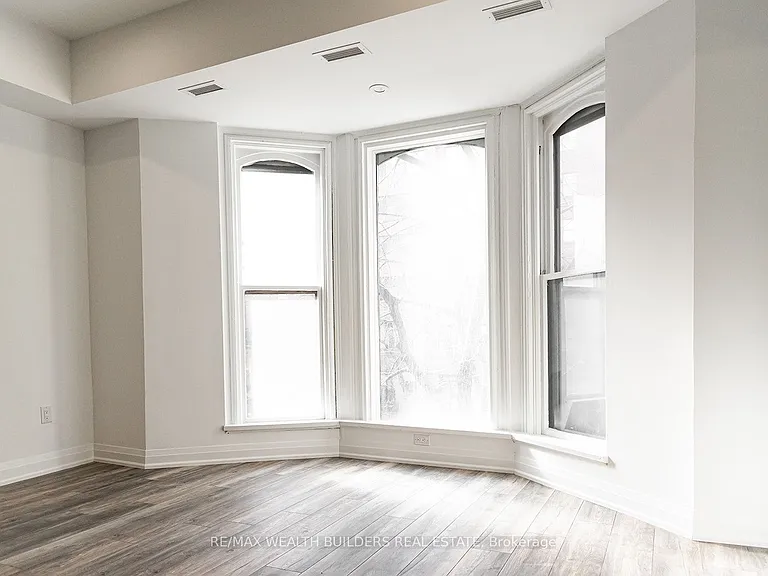 219 Jarvis St #5 — Photo 3