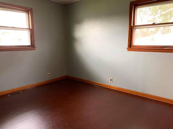 4th image of 134 Daisy Ave