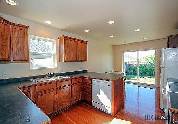 3rd image of 3119 Lily Dr