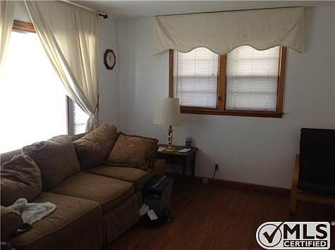2nd image of 3505 Hewlett Dr