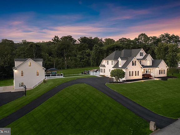 3rd image of 3003 Sheffield Ct