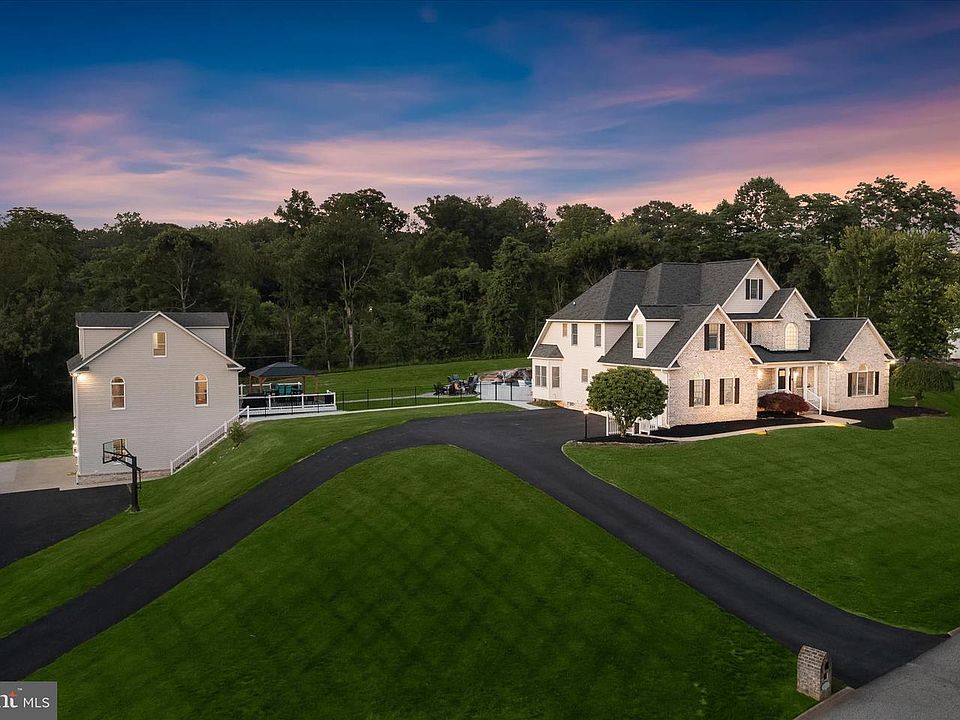 1st image of 3003 Sheffield Ct