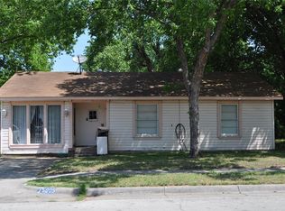 5009 Catalpa St, Haltom City, TX 76117