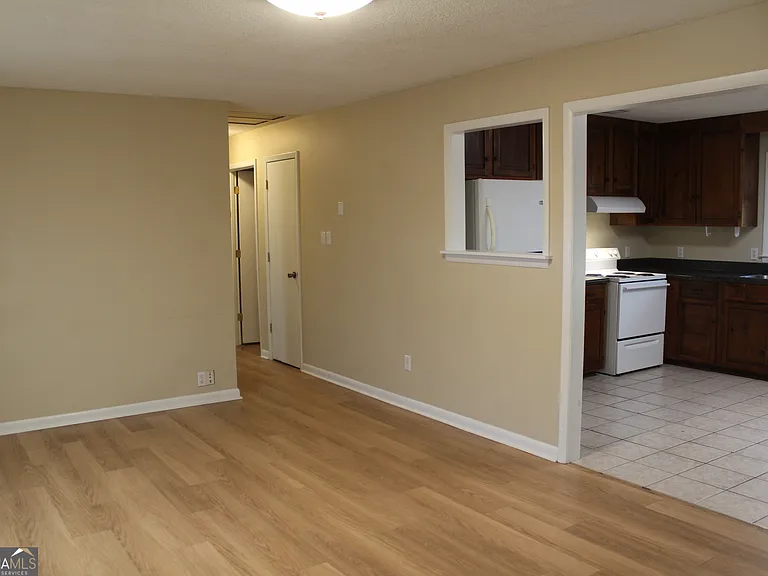 128 Sandy Way — Photo 5