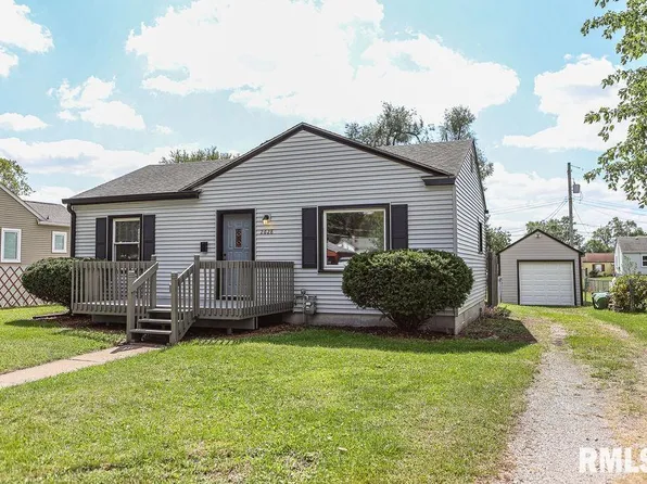 2628 38th Ave, Moline, IL 61265