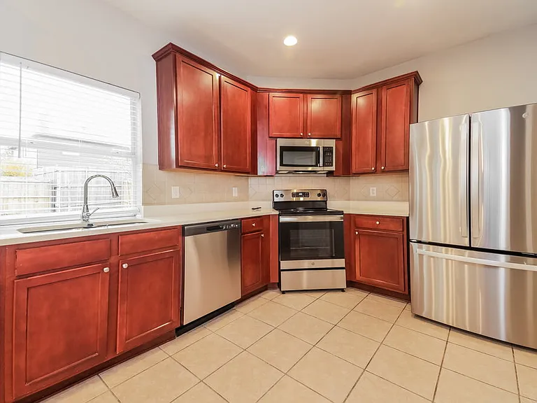2026 Gardenia Dr — Photo 8