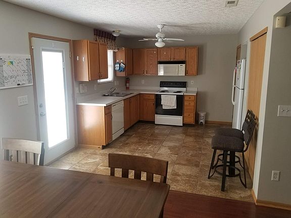 2nd image of 461 Jonathon Dayton Way