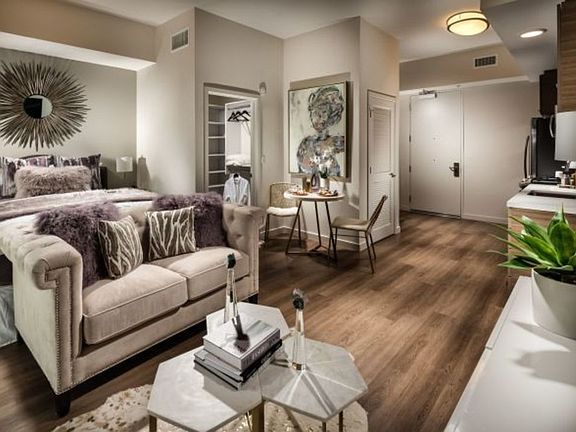 3rd image of 620 S Virgil Ave APT 203