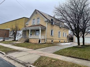 818 S 20th St, Manitowoc, WI 54220