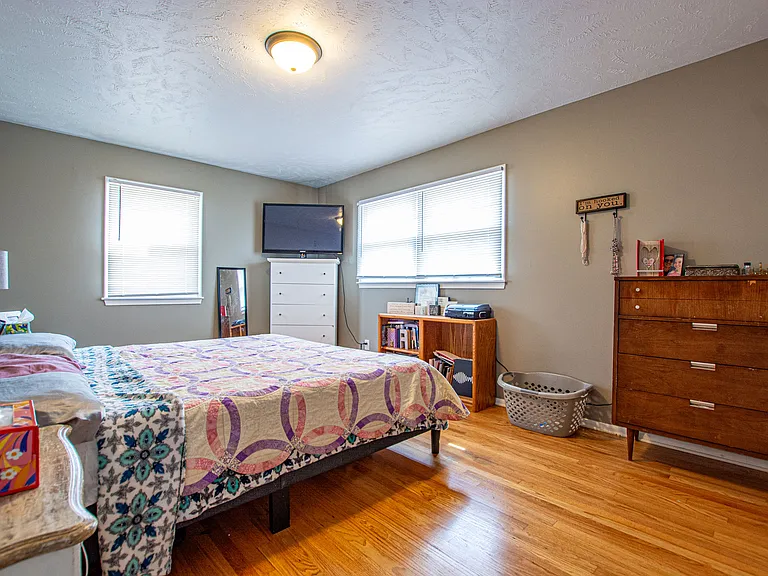 6520 Sprague St — Photo 11