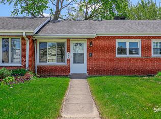 745 Dulles Rd APT C, Des Plaines, IL 60016