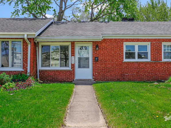 745 Dulles Rd APT C, Des Plaines, IL 60016