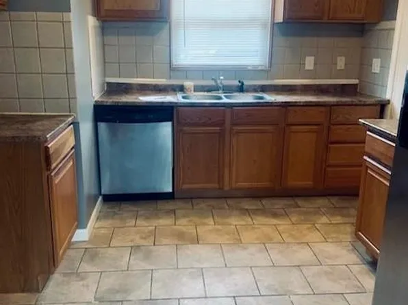 14611 Jacob Ave, Eastpointe, MI 48021