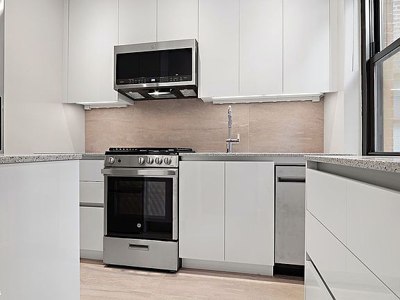 4th image of 430 E 56th St APT 2-D