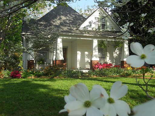 2nd image of 514 N Willow Ave