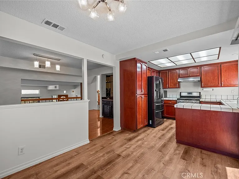 7100 Balboa Blvd #803 — Photo 19