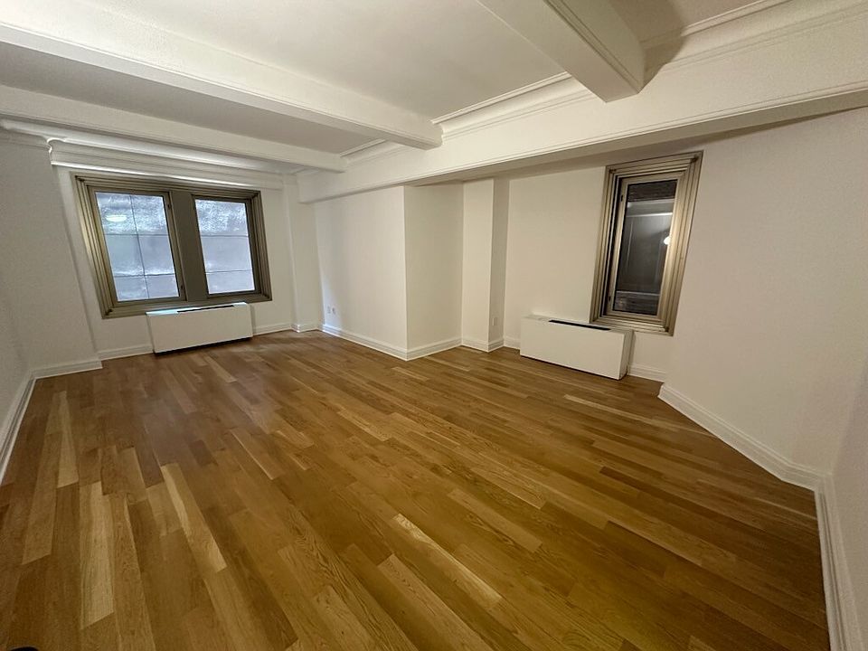 1st image of 101 W 55th St #702